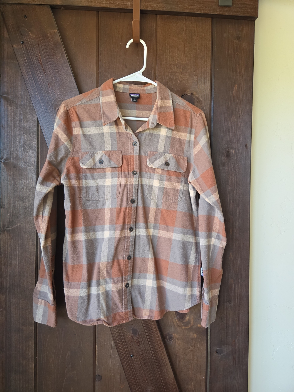 Patagonia Womens Plaid Button-Down Flannel Shirt in Rust & Gray